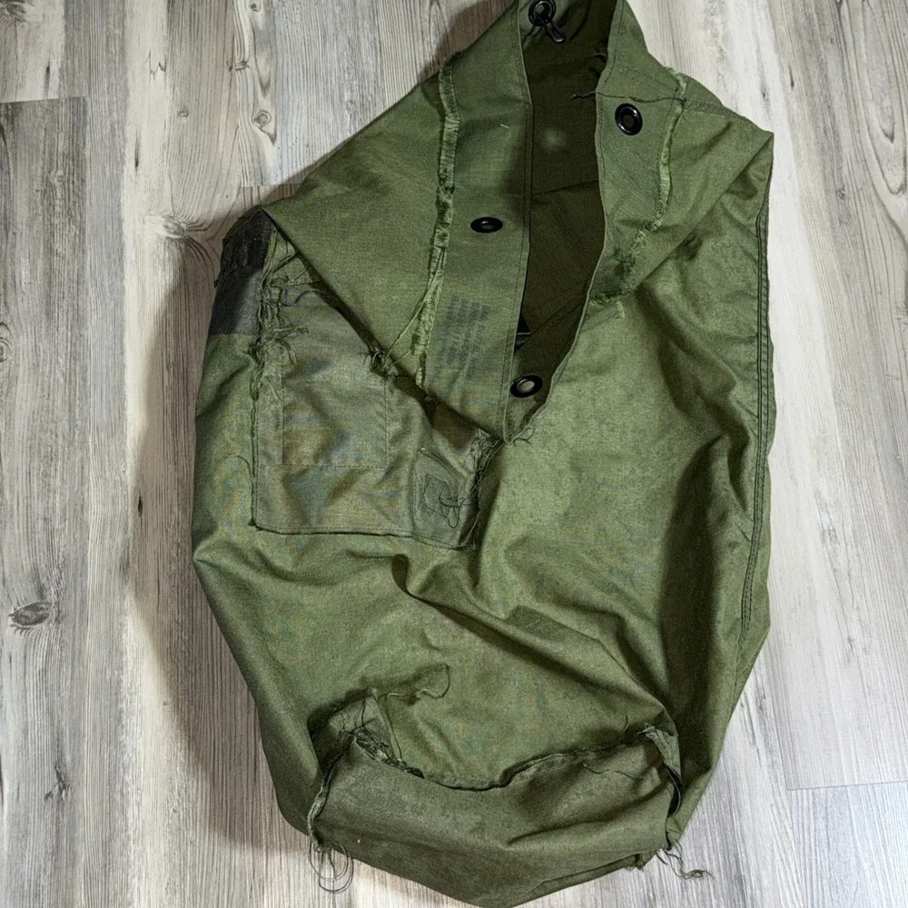 Vtg Military‎ Duffle Bag Rucksack Green Nylon Heavy Duty Army Issued Grunge WORN